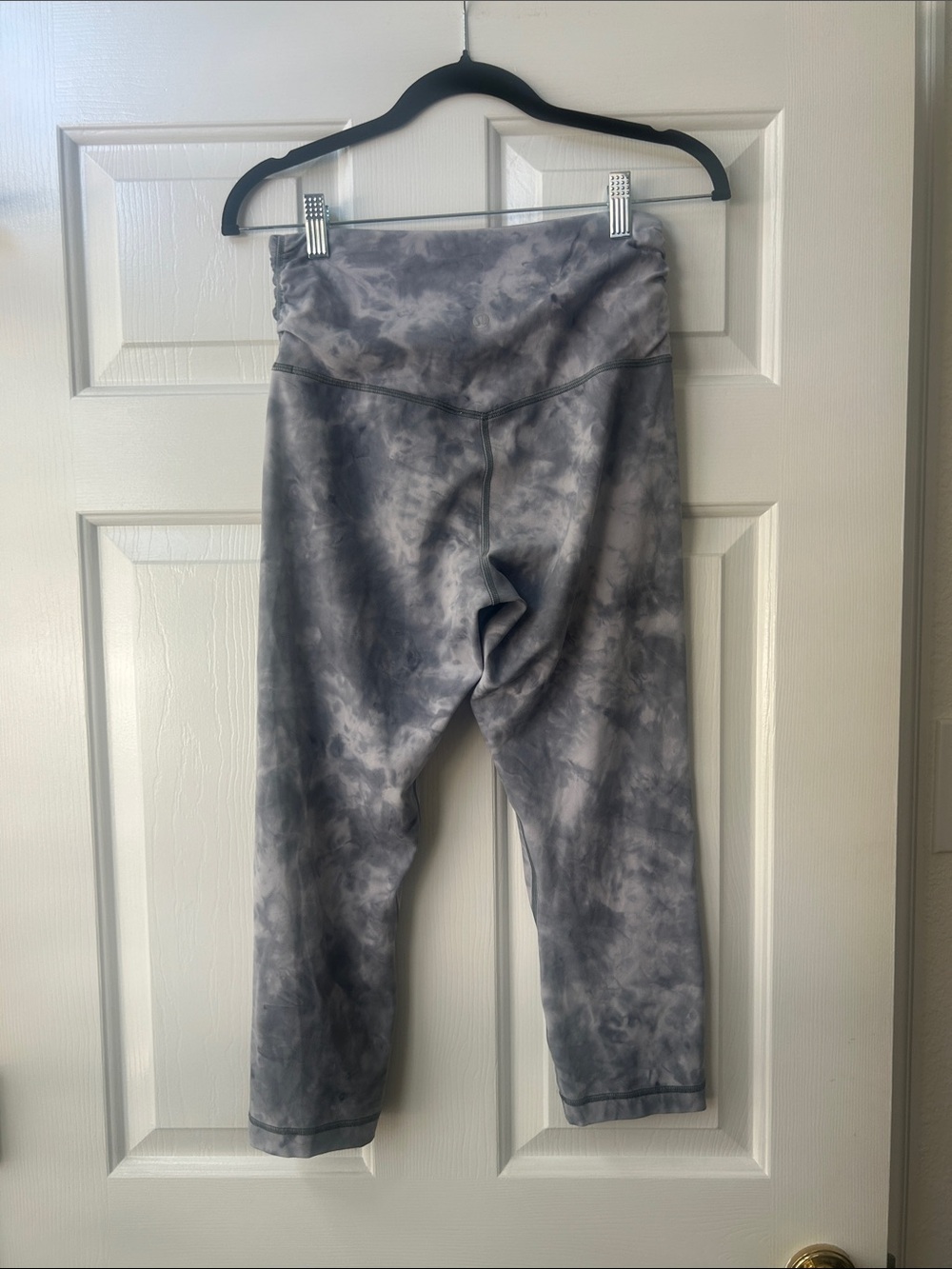 lululemon athletica Gray Tie-Dye Capri Leggings